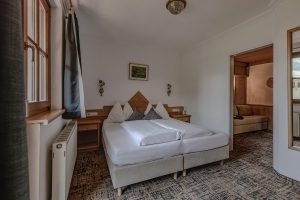 Apartment and Chalet 